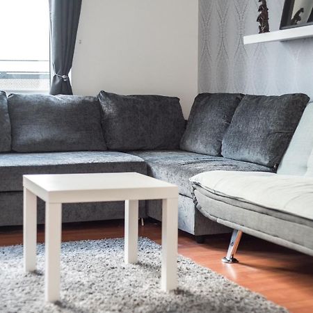 Modern Spacious 3 Bedroom City Centre Apartment - Free Parking - Private Balcony EDI Buitenkant foto