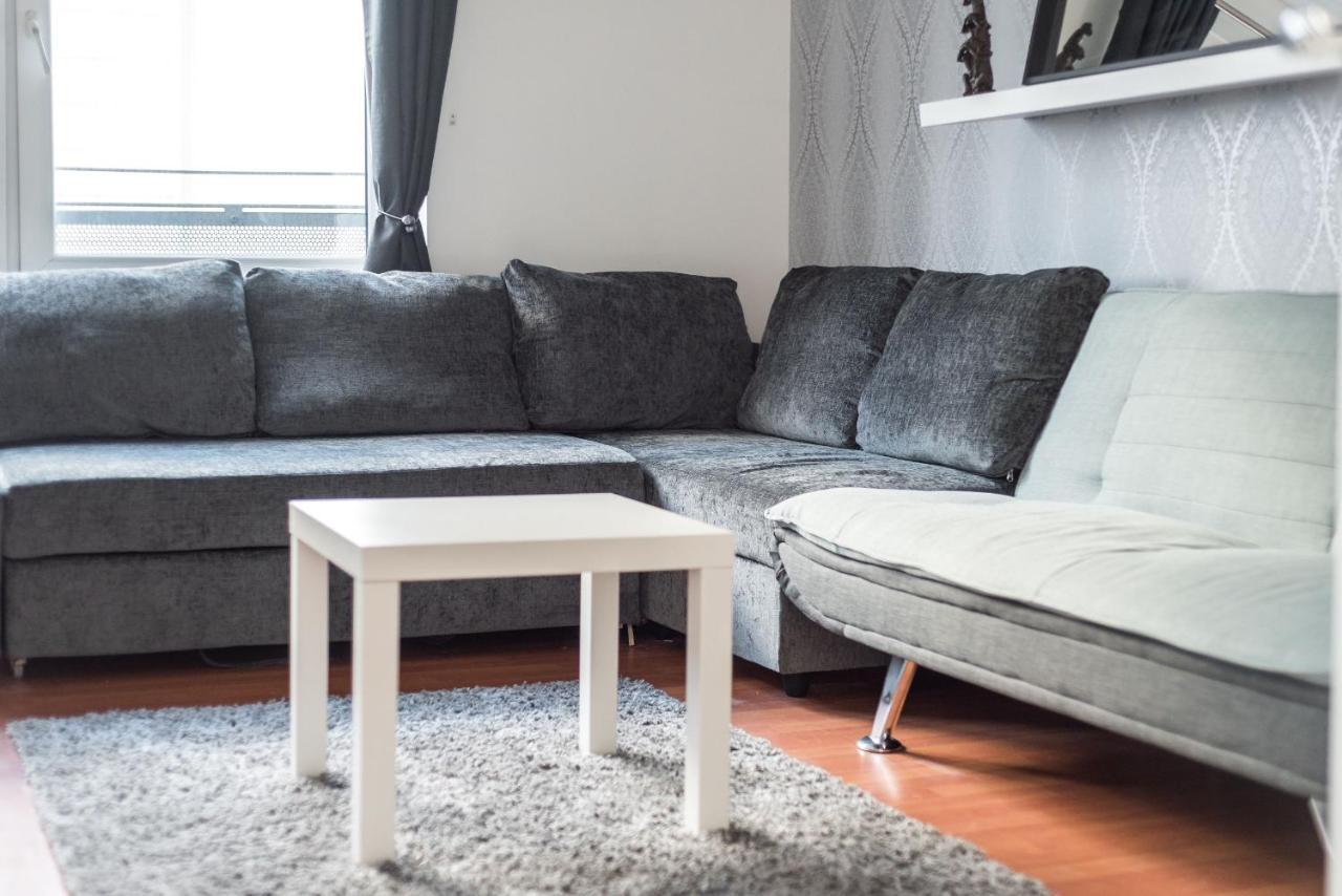 Modern Spacious 3 Bedroom City Centre Apartment - Free Parking - Private Balcony EDI Buitenkant foto