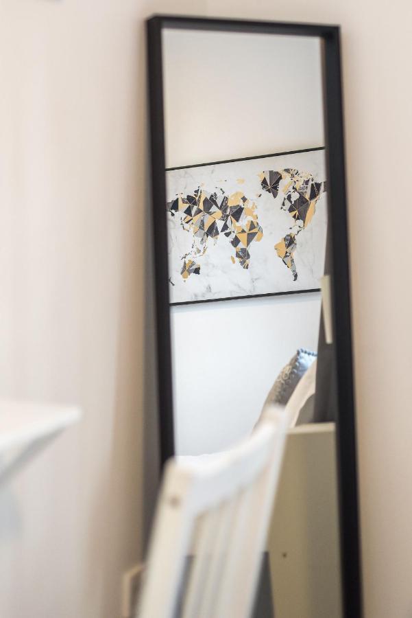 Modern Spacious 3 Bedroom City Centre Apartment - Free Parking - Private Balcony EDI Buitenkant foto