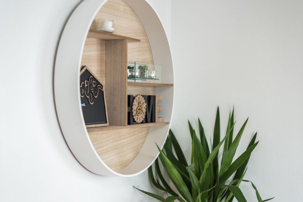 Modern Spacious 3 Bedroom City Centre Apartment - Free Parking - Private Balcony EDI Buitenkant foto